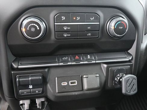 Used 2023 Chevrolet Silverado 2500 Custom w/ Gooseneck/5TH Wheel Package image 28