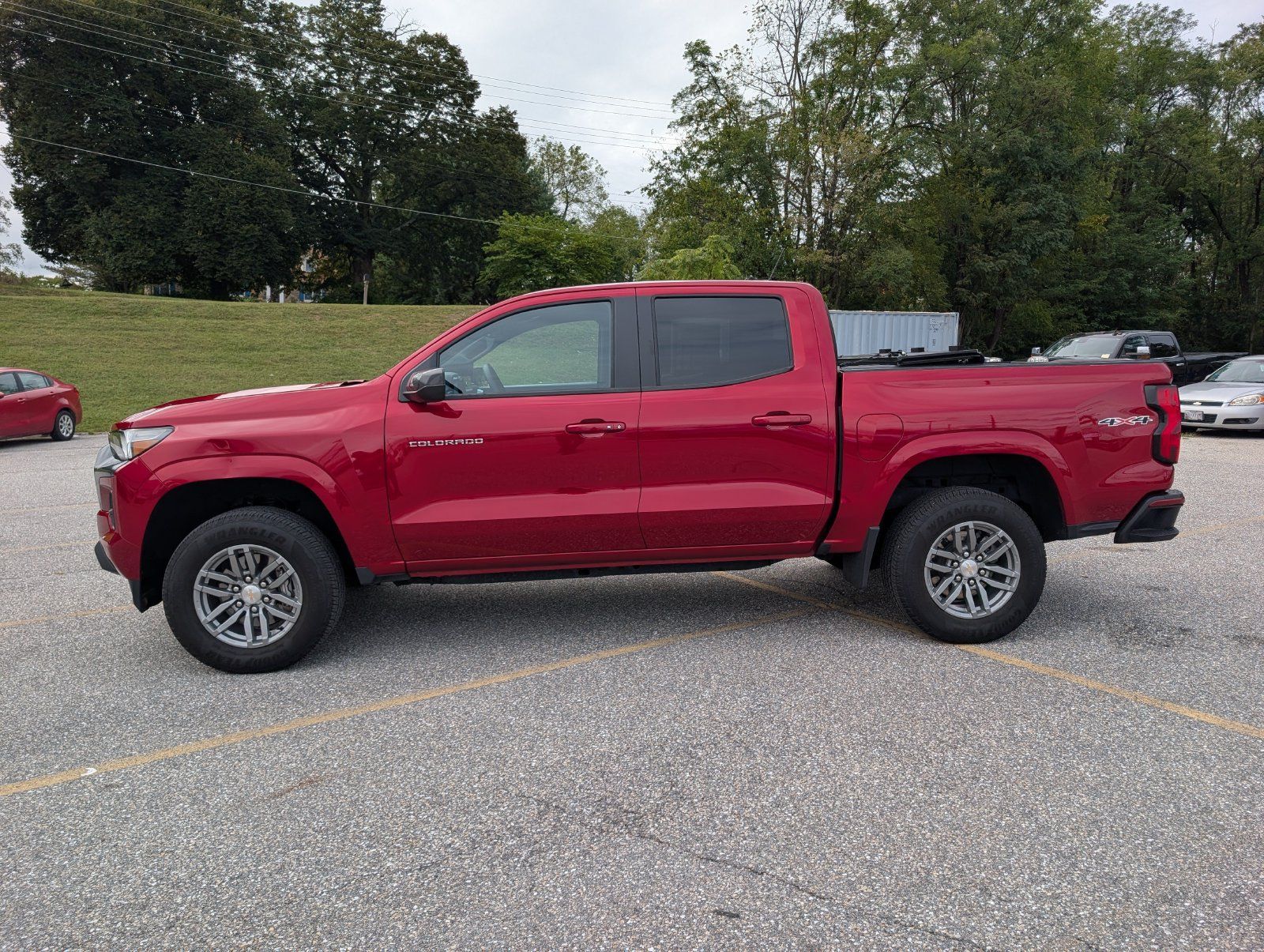 Used 2024 Chevrolet Colorado LT w/ LT Convenience Package II AWD/4WD image 6
