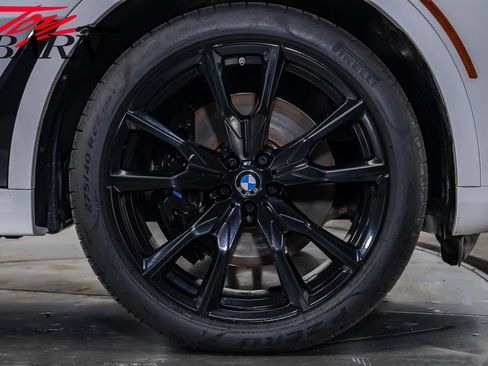Used 2024 BMW X7 M60i w/ Executive Package image 17