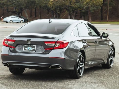 Used 2018 Honda Accord Sport image 12