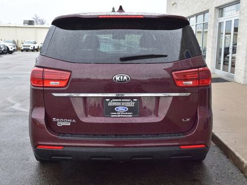 Used 2019 Kia Sedona LX image 9