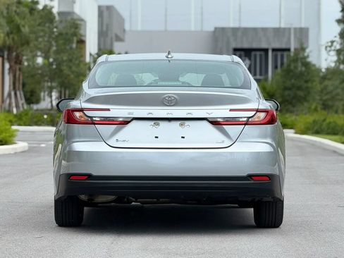 Used 2025 Toyota Camry LE FWD image 6