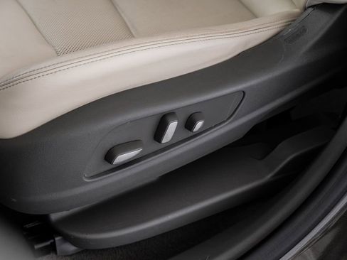 Used 2020 Cadillac XT6 Premium Luxury FWD image 33