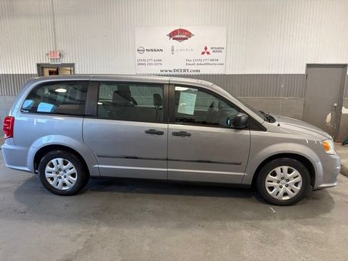Used 2014 Dodge Grand Caravan American Value Package FWD image 2