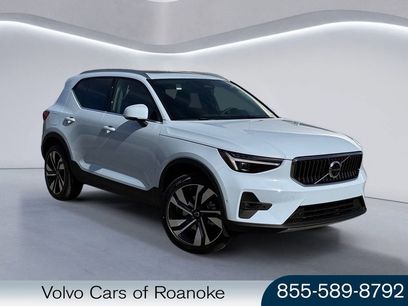 New 2025 Volvo XC40 B5 Ultra w/ Climate Package