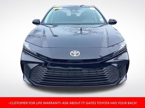 Used 2025 Toyota Camry LE image 2