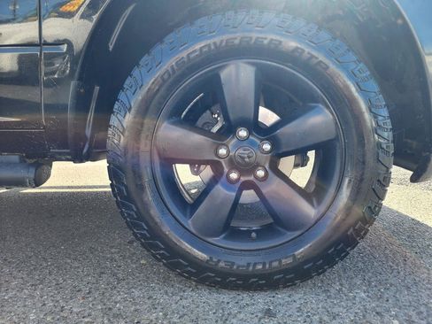 Used 2015 RAM 1500 Express AWD/4WD image 32