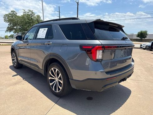 Used 2025 Ford Explorer ST-Line AWD/4WD image 5
