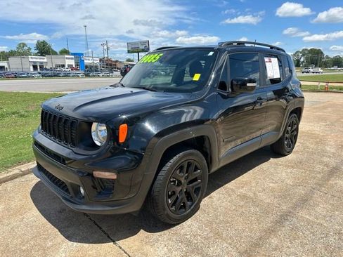 Used 2022 Jeep Renegade Altitude AWD/4WD image 3