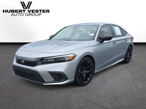 Used 2022 Honda Civic Sport image 2