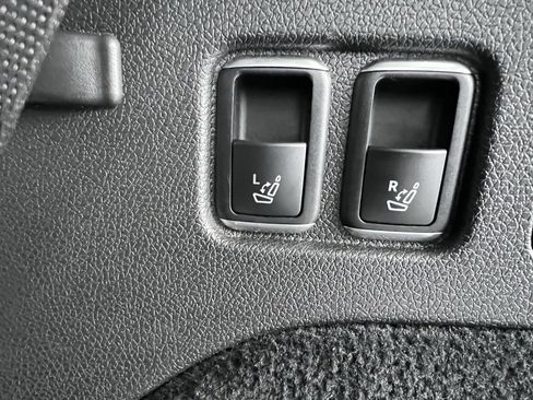 Used 2018 Mercedes-Benz GLS 450 GLS 450 w/ Premium Package image 16