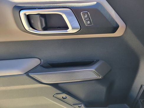 Used 2022 Ford Bronco Wildtrak image 17