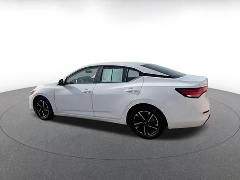 Used 2025 Nissan Sentra SV image 10