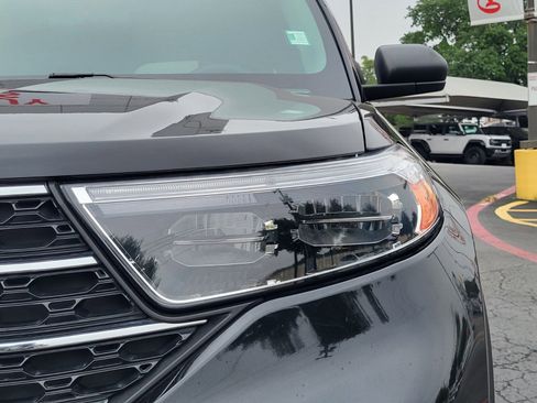 Certified 2024 Ford Explorer XLT RWD image 11
