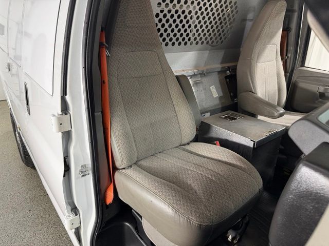 Used 2019 Chevrolet Express 2500 w/ Driver Convenience Package RWD image 17