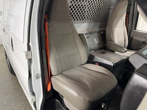 Used 2019 Chevrolet Express 2500 w/ Driver Convenience Package RWD image 17