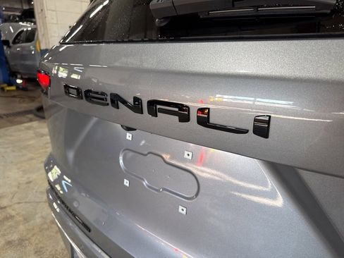 New 2026 GMC Terrain Denali w/ LPO, Black Badging Package image 11