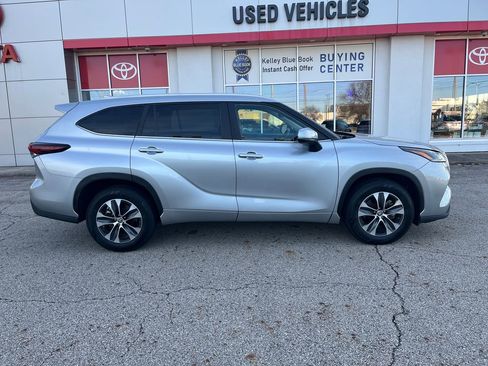 Certified 2024 Toyota Highlander LE image 7