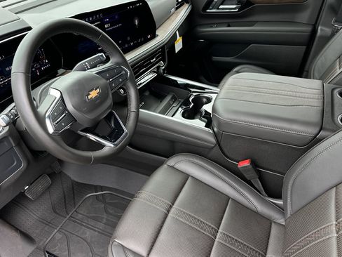 New 2026 Chevrolet Suburban High Country w/ LPO, Illumination Package image 10