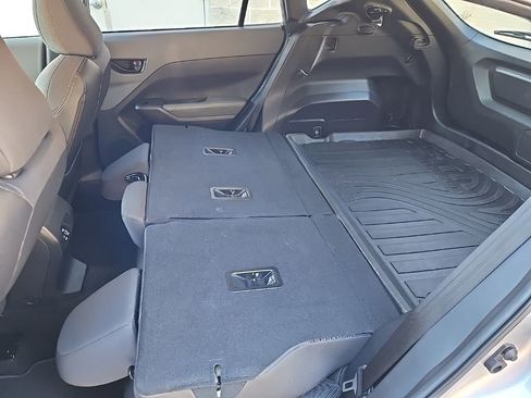 Used 2024 Subaru Crosstrek 2.0i Premium image 45