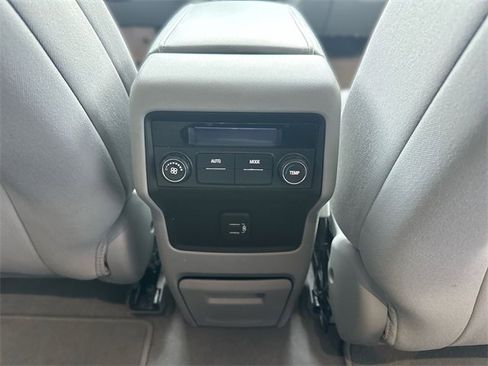 Used 2019 GMC Acadia SLE image 23