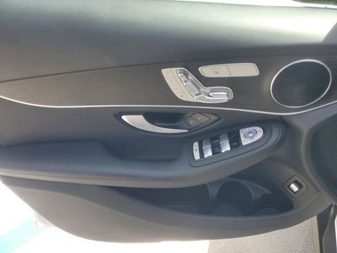 Used 2022 Mercedes-Benz GLC 300 image 22