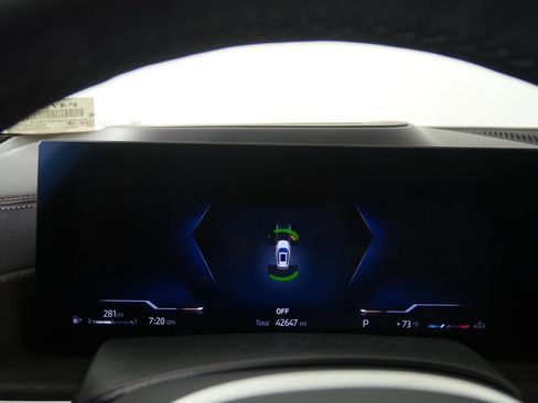 Used 2024 BMW X5 xDrive40i w/ M Sport Package AWD/4WD image 17