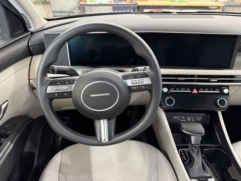 Used 2025 Hyundai Tucson SEL AWD/4WD image 18