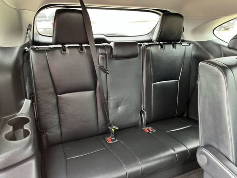 Used 2023 Toyota Highlander XLE image 28