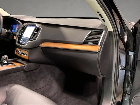 Certified 2024 Volvo XC90 B5 Plus AWD/4WD image 27