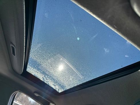 Used 2023 Kia Niro EX Touring image 17