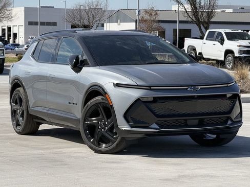 New 2026 Chevrolet Equinox EV RS image 2