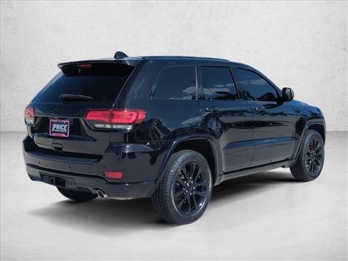 Used 2022 Jeep Grand Cherokee Laredo X RWD image 5