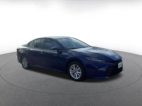 Used 2025 Toyota Camry LE image 2