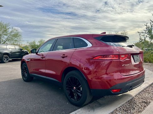 Used 2018 Jaguar F-PACE Prestige image 5