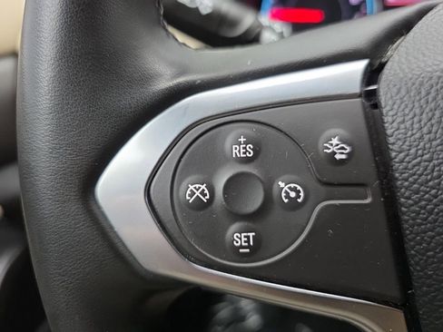 Used 2023 Chevrolet Traverse LT AWD/4WD image 25