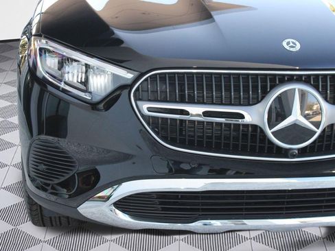 Used 2026 Mercedes-Benz GLC 300 image 11