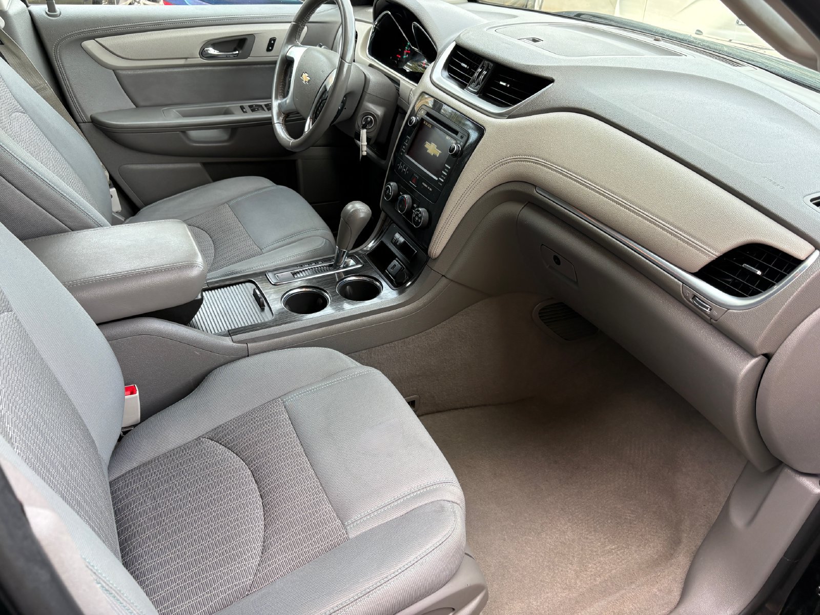 Used 2017 Chevrolet Traverse LT FWD image 27