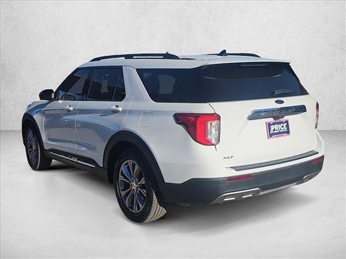 Used 2021 Ford Explorer XLT w/ Equipment Group 202A image 3