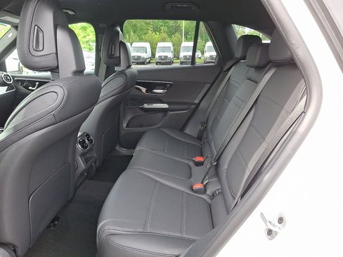 Certified 2025 Mercedes-Benz GLC 300 4MATIC image 9