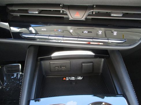 Used 2025 Buick Envision Sport Touring AWD/4WD image 25