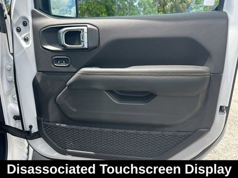 Used 2025 Jeep Wrangler Unlimited Sahara AWD/4WD image 27
