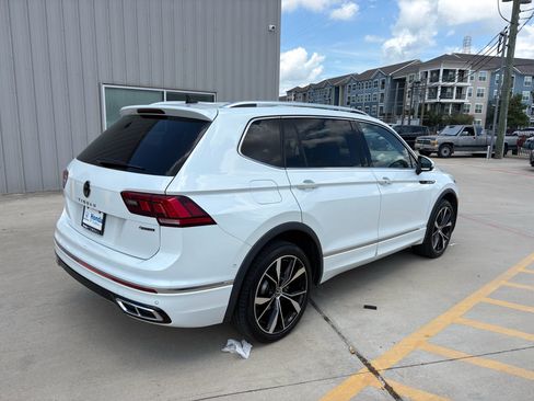 Used 2024 Volkswagen Tiguan SEL R-Line AWD/4WD image 8