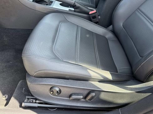 Used 2021 Volkswagen Passat 2.0T SE image 19