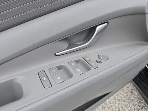 New 2026 Hyundai Elantra Hybrid FWD image 17