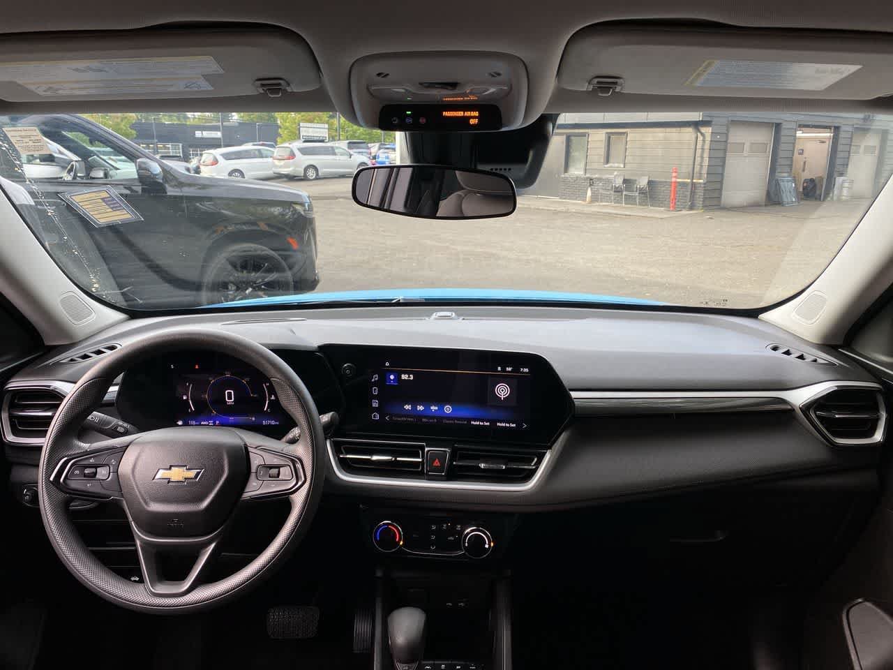 Used 2025 Chevrolet TrailBlazer LT AWD/4WD image 13
