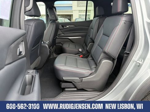 Used 2025 Chevrolet Traverse Z71 AWD/4WD image 24