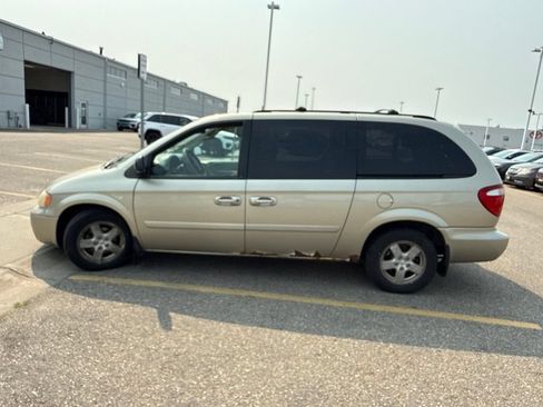 Used 2007 Dodge Grand Caravan SXT FWD image 4