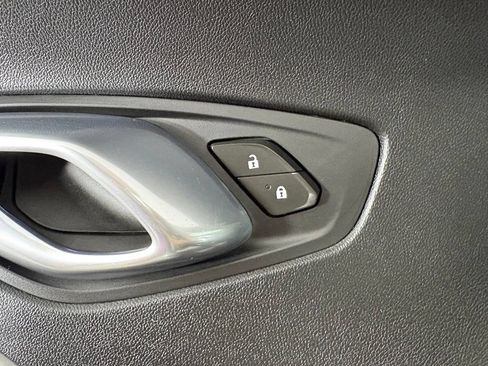 Used 2020 Chevrolet Camaro LT RWD image 17