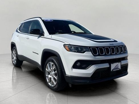 Used 2023 Jeep Compass Latitude w/ Mopar Graphics Package AWD/4WD image 30